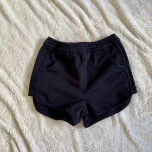 Hanna Andersson // black knit shorts // Size 5 // NWOT